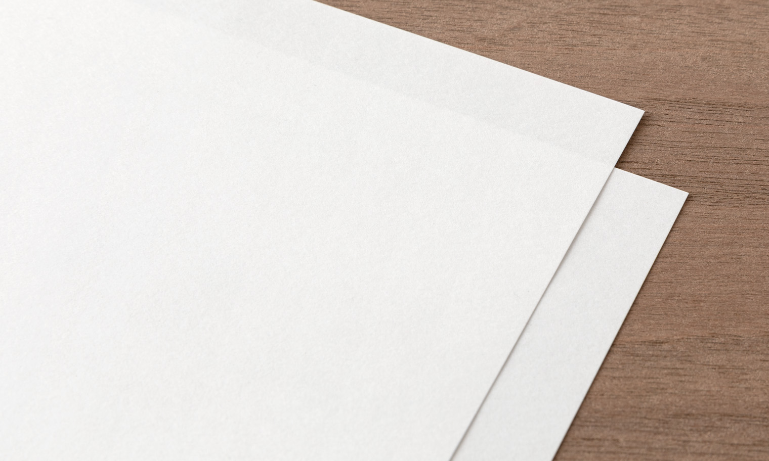 「MD用紙」（ホワイト）2枚を重ねた様子